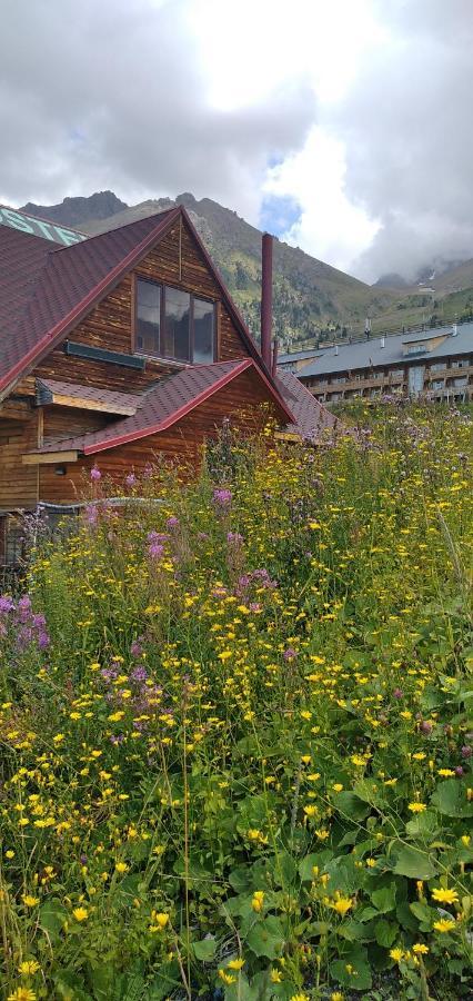 Hostel Shymbulak Алмати Екстер'єр фото